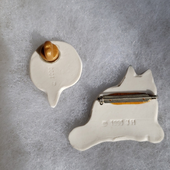 Whimsical cat pin(s) - Picture 2 of 3